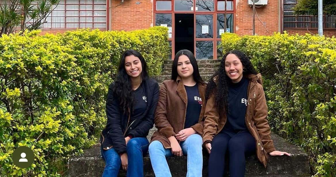 Estudantes da Etec Dr. Demétrio Azevedo Júnior fundam ong “Amor se doa” para promover bem-estar social