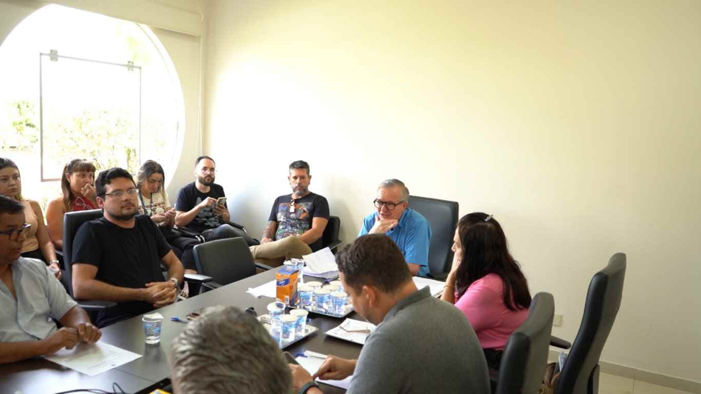 Vereador Robson Leite propõe pagamento de abono de férias e 13º salário aos Secretários Municipais de Itapeva/SP
