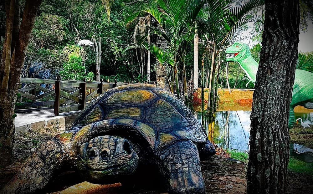 Parque dos Dinossauros de Buri é Reinaugurado Após 20 Anos