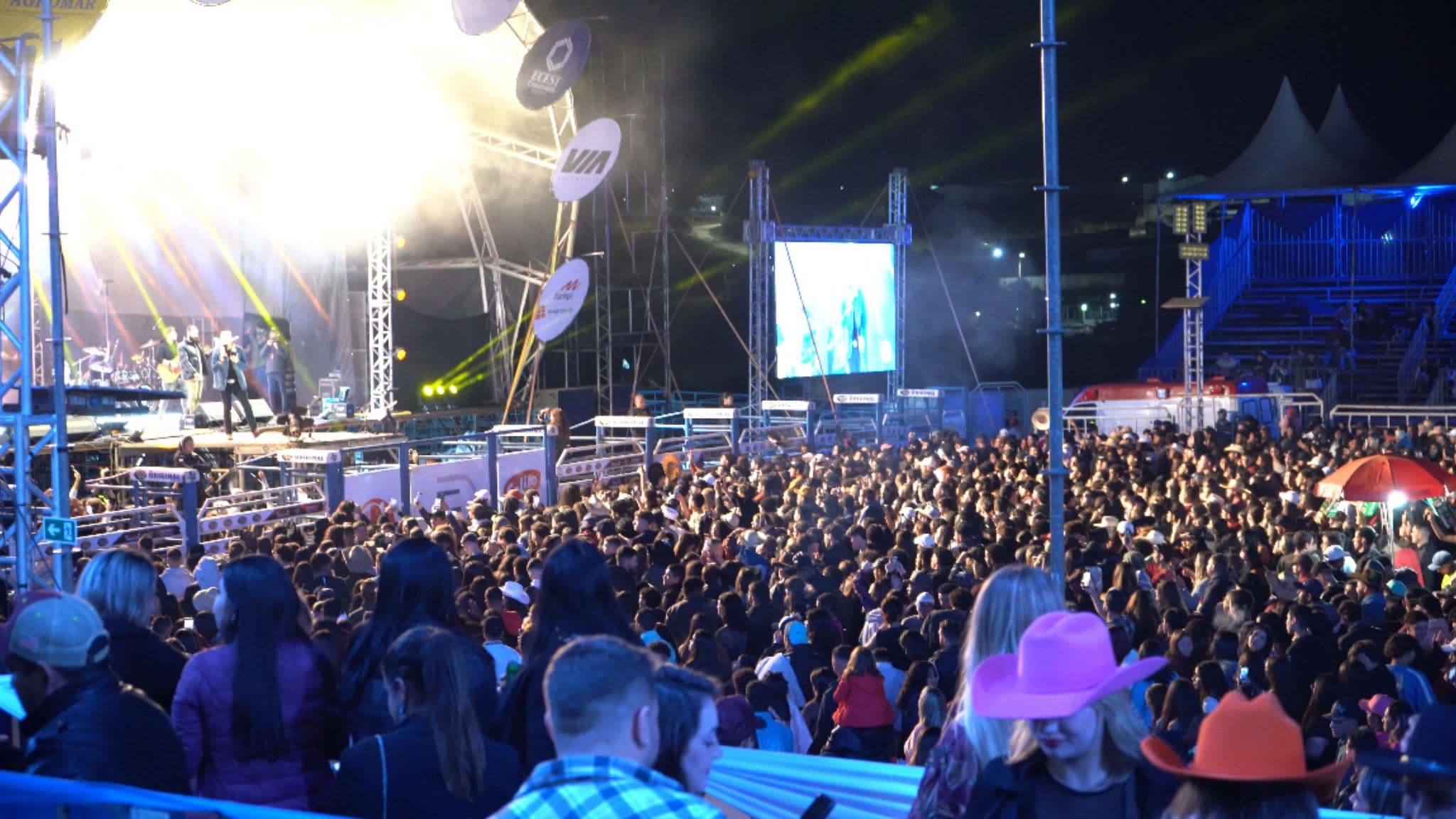 FEAPI 2024: Itapeva inicia festividades com show de Fiduma & Jeca