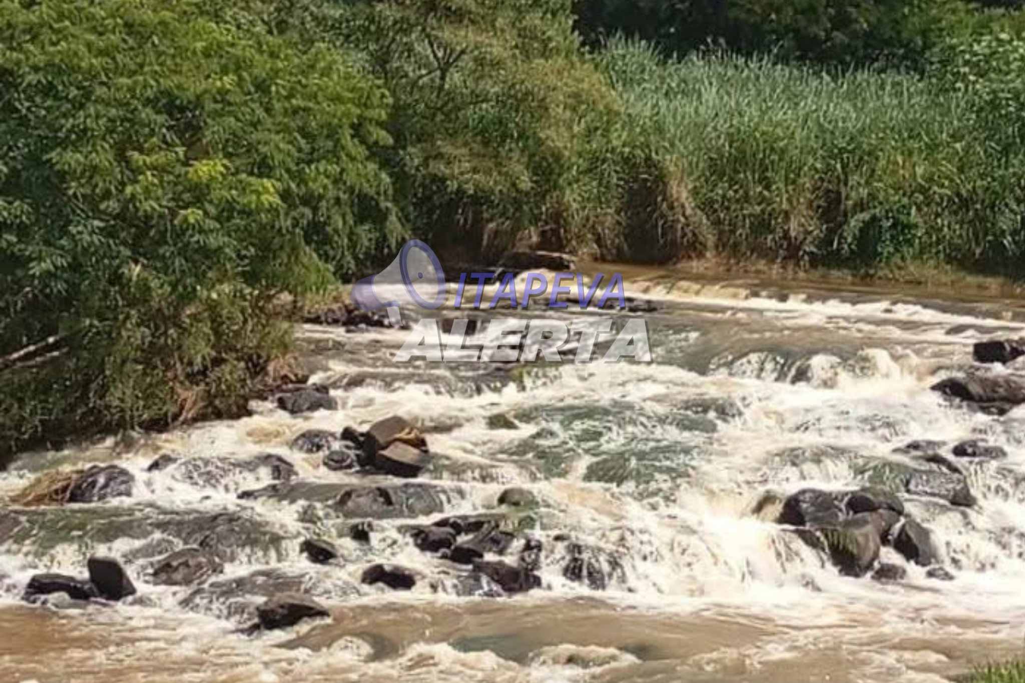 Corpo de Regivan Barros da Silva é sepultado em Itaberá após desaparecimento no Rio Verde