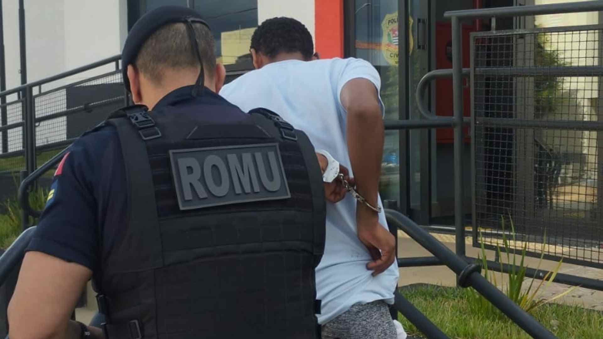 Itararé: ROMU prende foragido da Justiça durante patrulhamento no Novo Horizonte