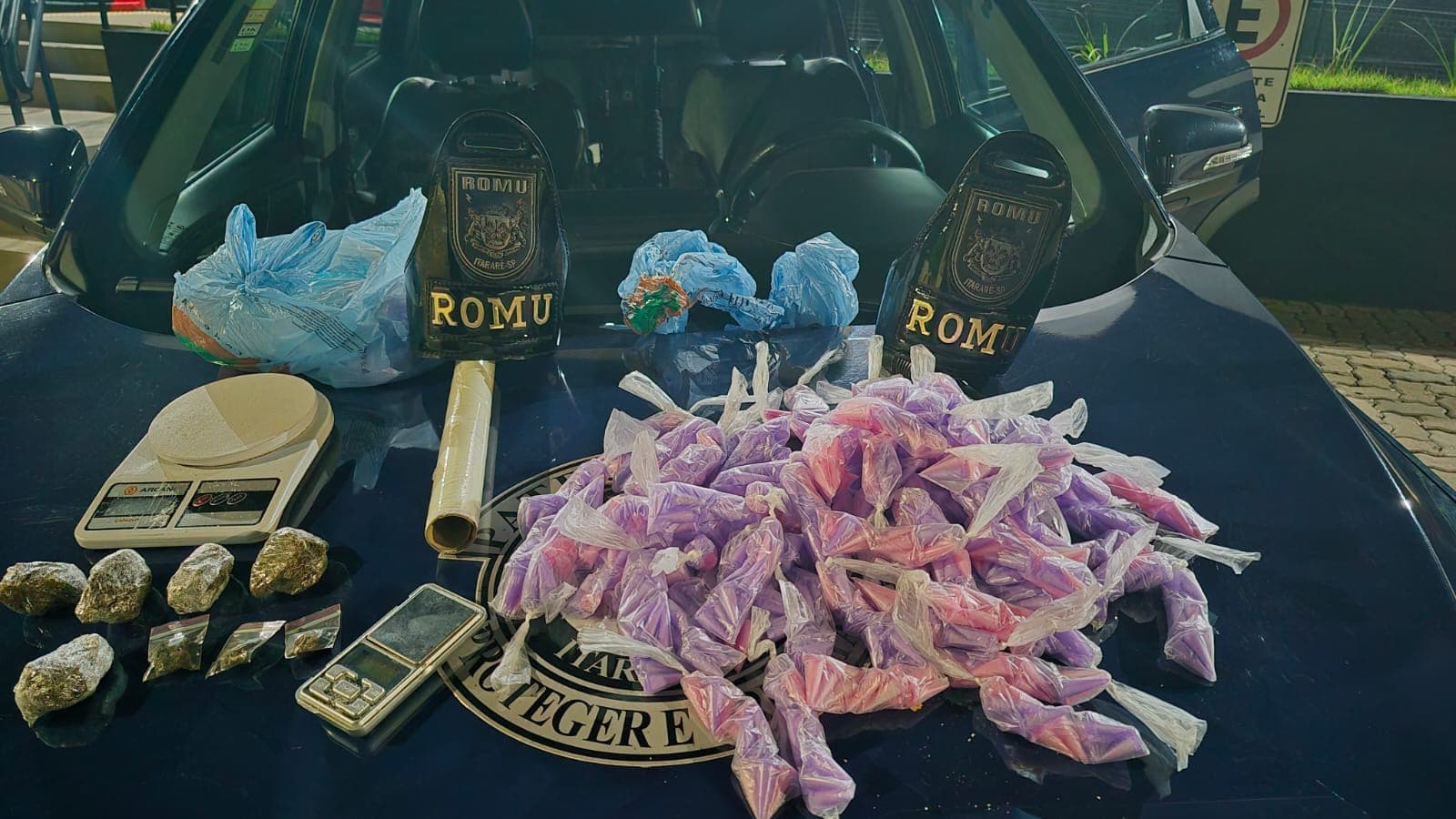 ROMU apreende mais de mil microtubos de cocaína em casa abandonada utilizada pelo tráfico em Itararé
